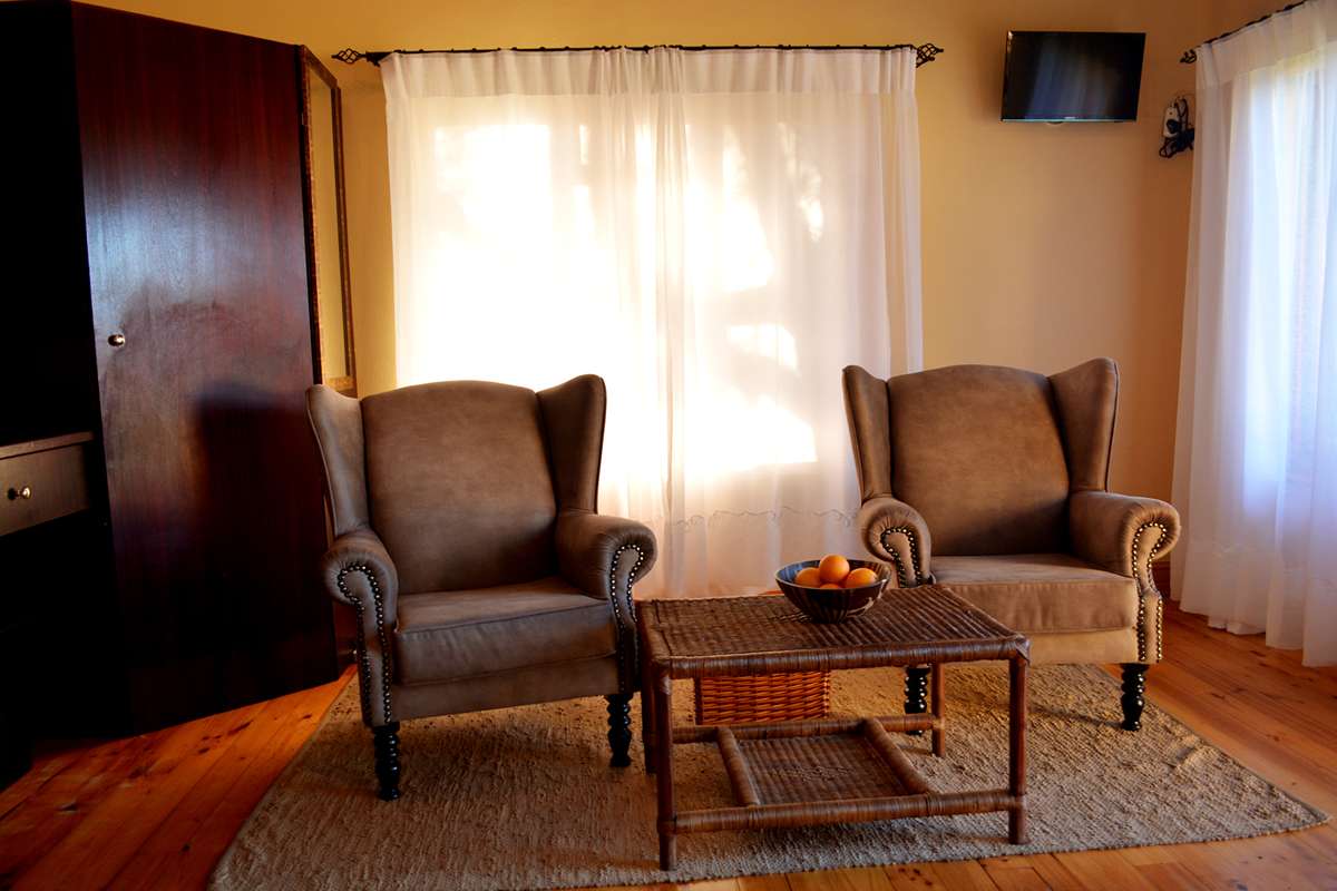 Addo Dung Beetle Guest Farm - Luxury Chalet 1 (10)