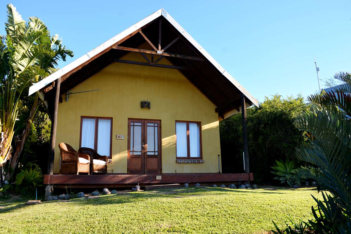 Addo Dung Beetle Guest Farm - Luxury Chalet 3 (1)