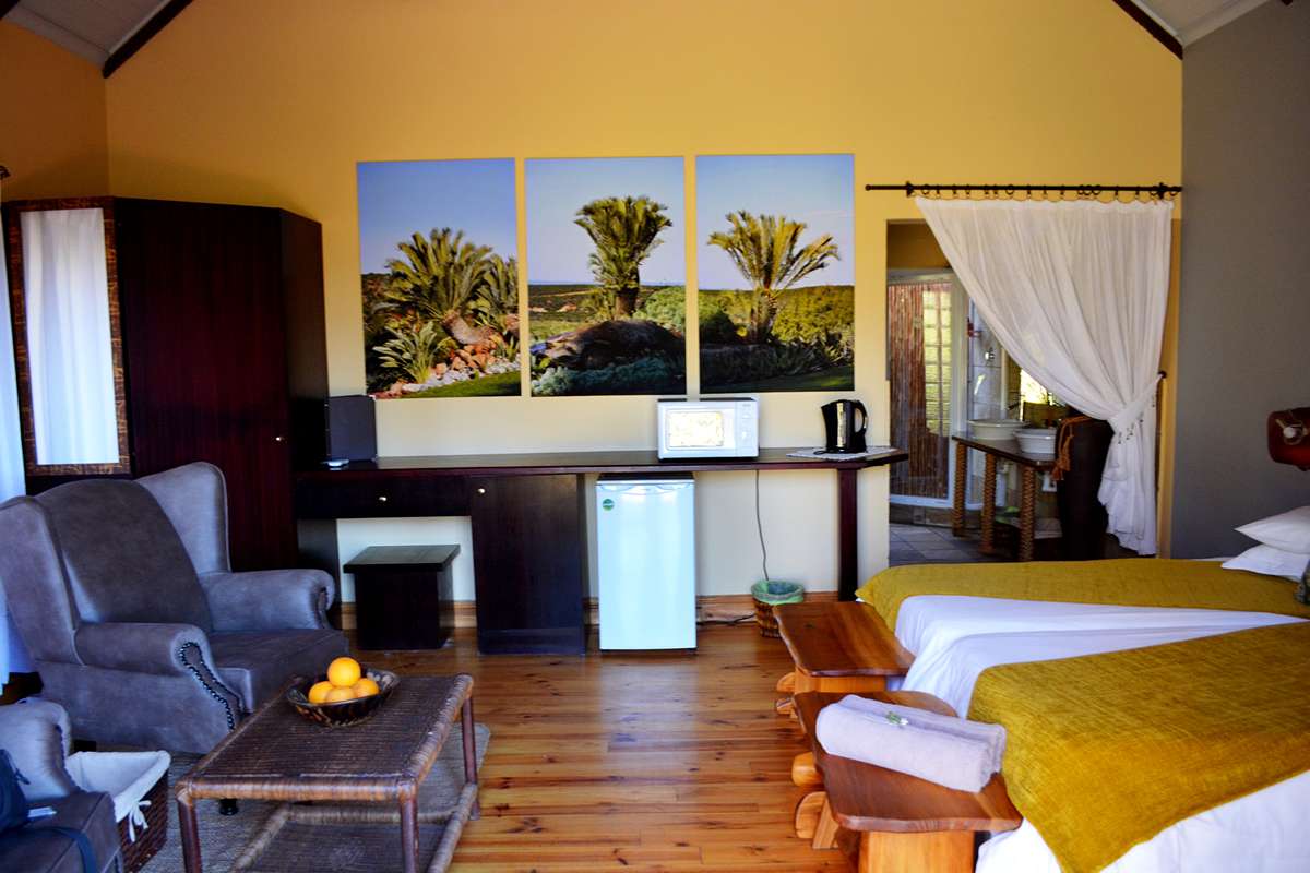 Addo Dung Beetle Guest Farm - Luxury Chalet 5 (1)