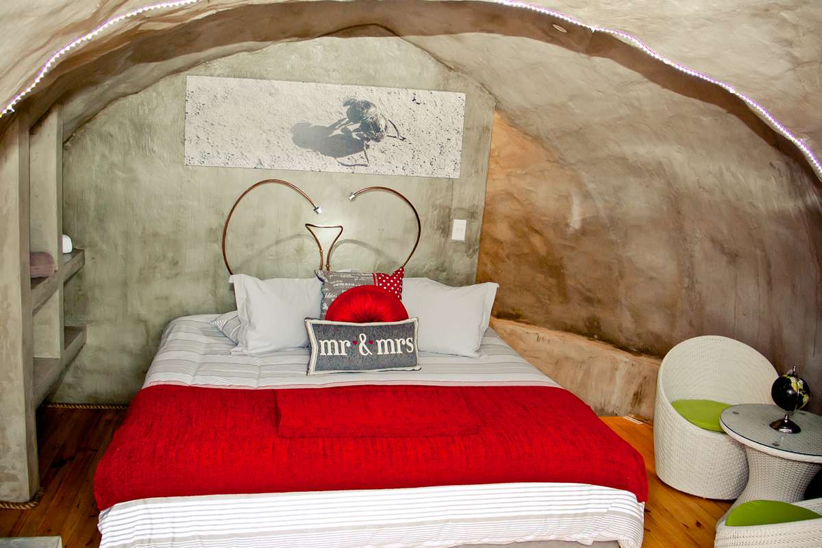 Dung Beetle Guest Farm - Queen Bed Suite (3)